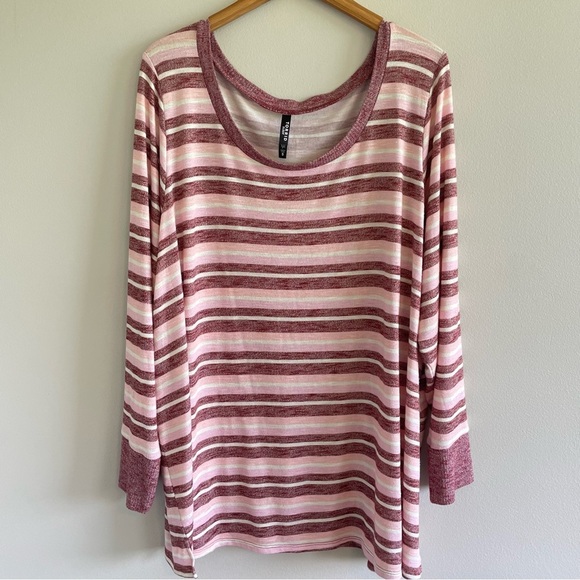 torrid Other - Torrid Women's Sleep Shirt Burgundy/Pink/White Size 5